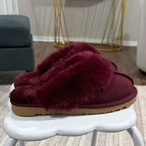 Women's Burgundy Fur Slippers